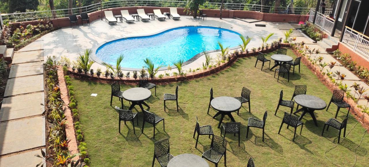 Aurum Resorts Morjim Ashvem Beach Extérieur photo