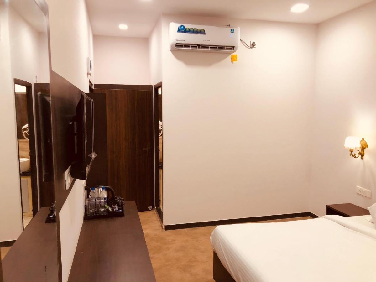 Aurum Resorts Morjim Ashvem Beach Extérieur photo